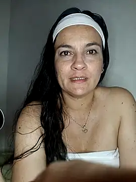 Snapshot of megan_milf79 chatting on 03-16-25, 08:10 megan milf79 online show from 03-16-25, 08:10