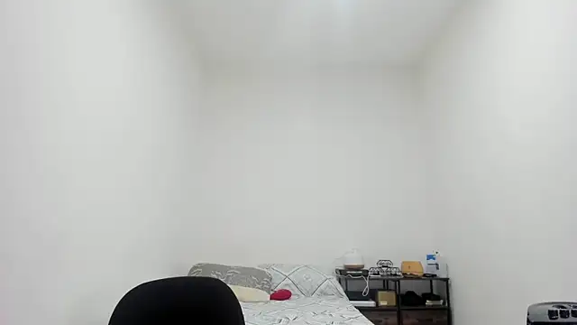 Snapshot of megan_milf79 chatting on 10-12-25, 06:07 megan milf79 online show from 10-12-25, 06:07