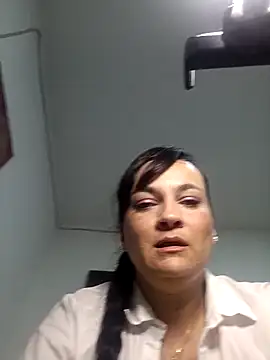 Snapshot of megan_milf79 chatting on 11-27-25, 01:51 megan milf79 online show from 11-27-25, 01:51