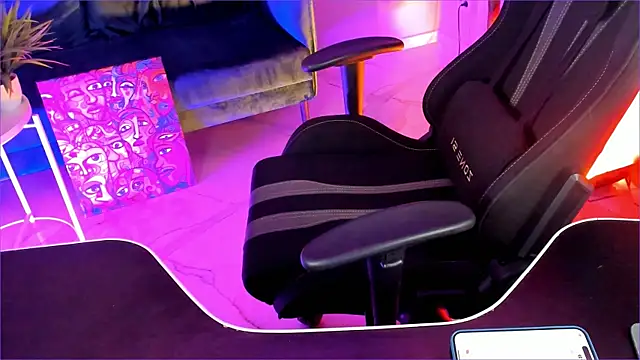 SarahAlluring online show from 12-14-25, 12:21