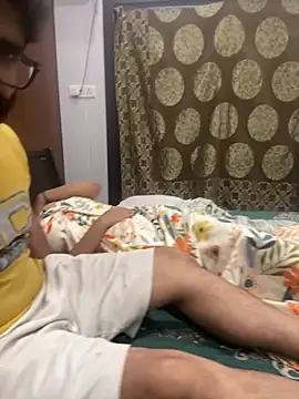 Snapshot of lustyindiancouple chatting on 03-15-25, 07:09 lustyindiancouple online show from 03-15-25, 07:09