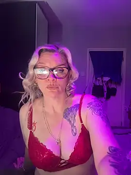 Curvy-Cleo online show from 04-19-26, 08:44