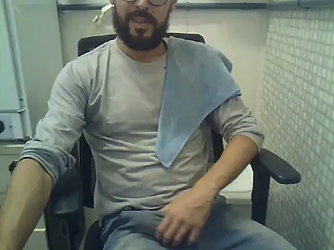 Snapshot of pdasgyn chatting on 05-05-26, 05:32 pdasgyn online show from 05-05-26, 05:32
