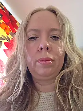 Snapshot of Irina3718 chatting on 06-24-26, 07:18 Irina3718 online show from 06-24-26, 07:18