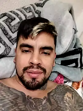 Snapshot of crazyweelove chatting on 03-18-25, 10:48 crazyweelove online show from 03-18-25, 10:48