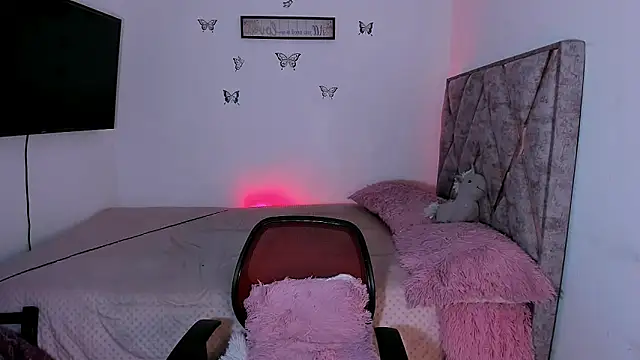 Snapshot of Tania_rendon chatting on 12-01-25, 09:36 Tania rendon online show from 12-01-25, 09:36