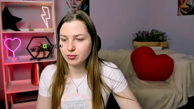 Snapshot of luck_betty chatting on 03-15-25, 06:25 luck betty online show from 03-15-25, 06:25