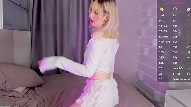 alicewonderyou online show from 11-14-25, 12:04