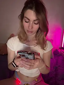 Snapshot of SweetDarling7 chatting on 03-21-25, 07:46 SweetDarling7 online show from 03-21-25, 07:46