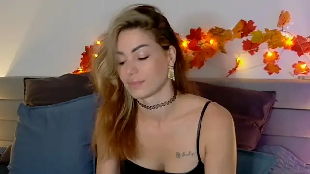 Snapshot of SweetDarling7 chatting on 11-09-25, 01:42 SweetDarling7 online show from 11-09-25, 01:42