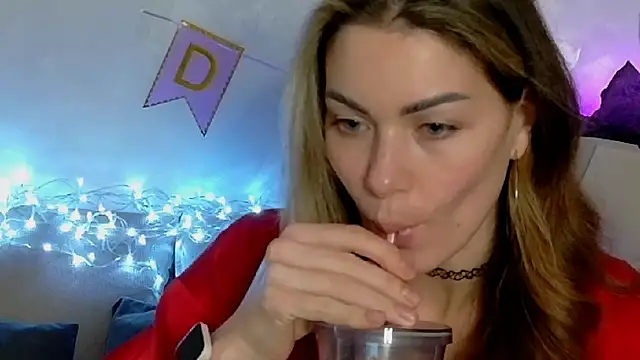 Snapshot of SweetDarling7 chatting on 12-15-25, 05:17 SweetDarling7 online show from 12-15-25, 05:17