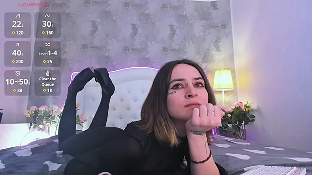 Snapshot of Elaine_Hard chatting on 03-22-25, 11:31 Elaine Hard online show from 03-22-25, 11:31