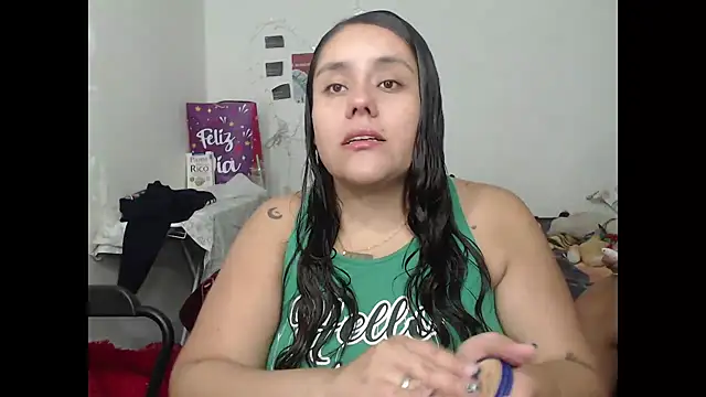 Snapshot of nicky_andcamil chatting on 10-09-25, 01:47 nicky andcamil online show from 10-09-25, 01:47