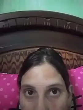 VictoriaLuxe online show from 10-29-25, 01:19