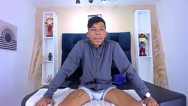 Gregory Sforza online show from 09-27-25, 01:16