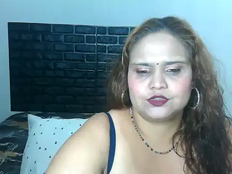 clover cams1874 online show from 11-28-25, 03:58