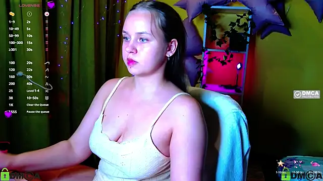 Snapshot of Lilysweet13 chatting on 07-09-26, 07:40 Lilysweet13 online show from 07-09-26, 07:40