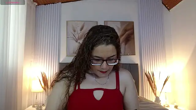 Rose Thompson1 online show from 05-19-26, 01:39