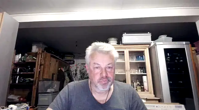 Snapshot of Berg_Boy chatting on 03-13-25, 09:37 Berg Boy online show from 03-13-25, 09:37