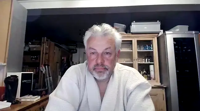 Snapshot of Berg_Boy chatting on 03-18-25, 07:53 Berg Boy online show from 03-18-25, 07:53