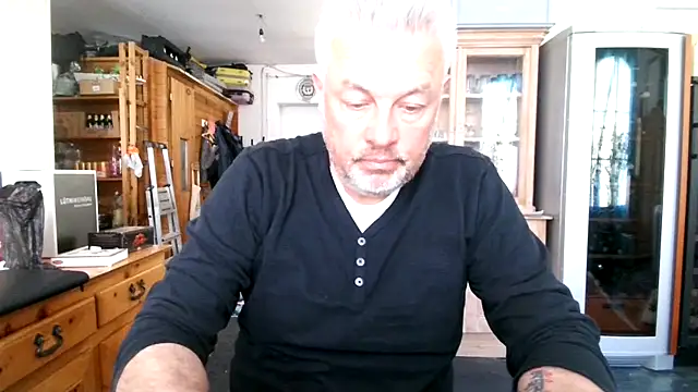 Snapshot of Berg_Boy chatting on 03-20-25, 11:16 Berg Boy online show from 03-20-25, 11:16