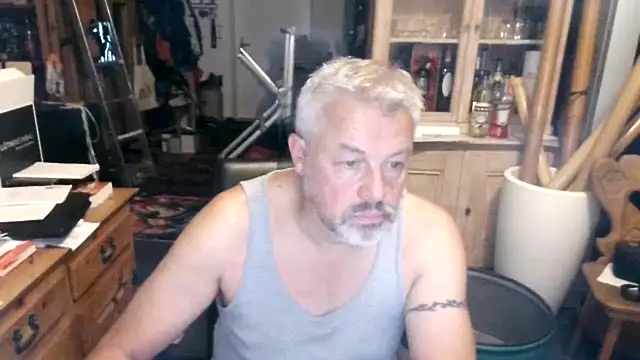 Snapshot of Berg_Boy chatting on 09-26-25, 10:03 Berg Boy online show from 09-26-25, 10:03