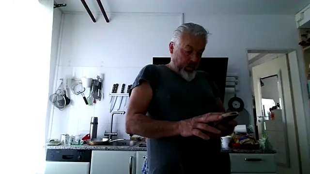 Berg Boy online show from 04-03-26, 05:49