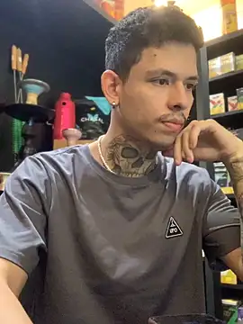 Snapshot of craxybaby chatting on 10-24-25, 02:46 craxybaby online show from 10-24-25, 02:46