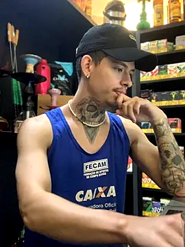 Snapshot of craxybaby chatting on 10-30-25, 01:23 craxybaby online show from 10-30-25, 01:23