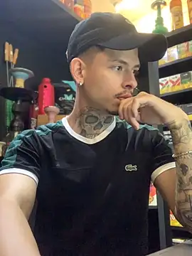 Snapshot of craxybaby chatting on 11-08-25, 04:29 craxybaby online show from 11-08-25, 04:29