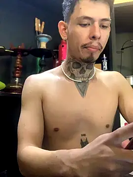 Snapshot of craxybaby chatting on 11-11-25, 01:11 craxybaby online show from 11-11-25, 01:11