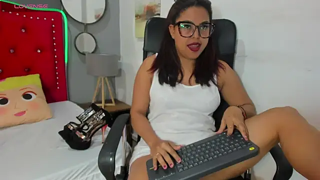 Mehlany Moretz online show from 03-13-25, 10:54