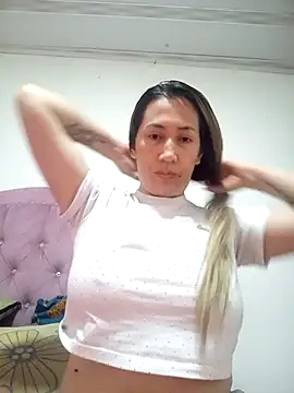 Snapshot of melany-92xxx chatting on 04-19-26, 11:40 melany-92xxx online show from 04-19-26, 11:40