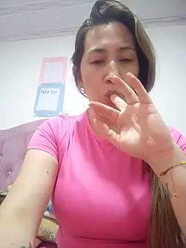Snapshot of melany-92xxx chatting on 06-08-26, 07:31 melany-92xxx online show from 06-08-26, 07:31