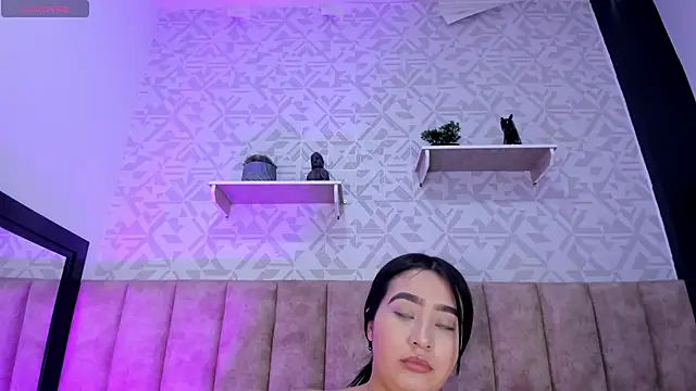 MelinaCruz online show from 10-16-25, 04:46