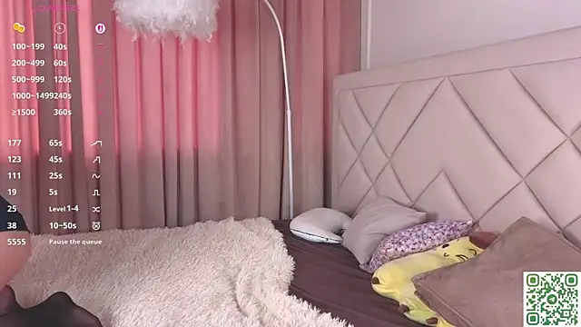 Snapshot of NormaCusson chatting on 10-11-25, 07:40 NormaCusson online show from 10-11-25, 07:40