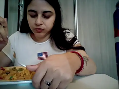 Snapshot of Veramaia chatting on 06-10-26, 10:25 Veramaia online show from 06-10-26, 10:25