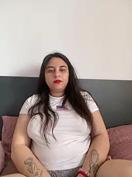 Snapshot of Veramaia chatting on 06-16-26, 11:46 Veramaia online show from 06-16-26, 11:46