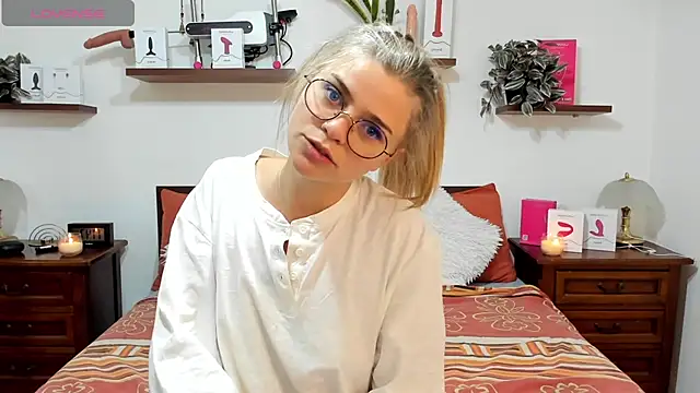 Snapshot of HaleyReedme chatting on 10-05-25, 09:51 HaleyReedme online show from 10-05-25, 09:51