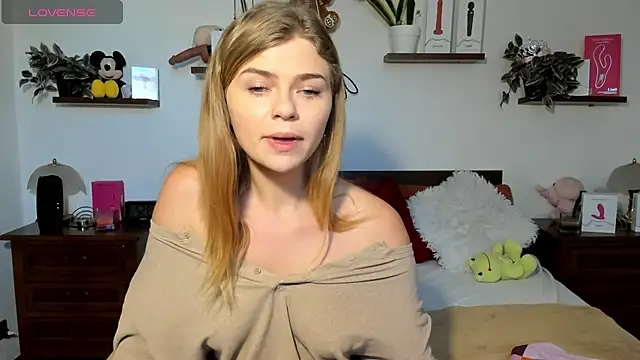 HaleyReedme online show from 11-18-25, 07:57