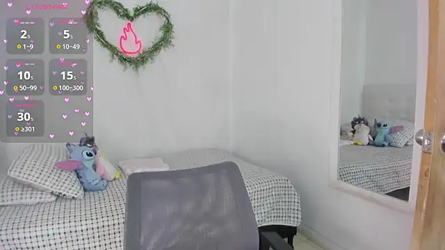 Snapshot of Brithanycullen chatting on 04-13-26, 02:33 Brithanycullen online show from 04-13-26, 02:33