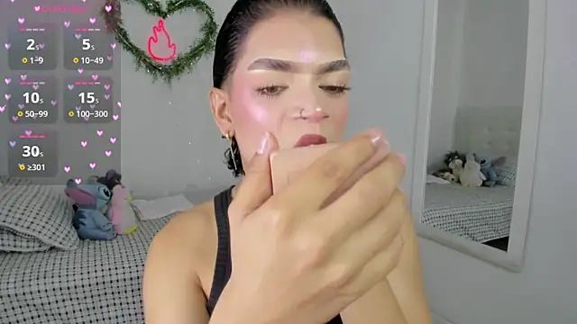 Snapshot of Brithanycullen chatting on 04-16-26, 12:22 Brithanycullen online show from 04-16-26, 12:22