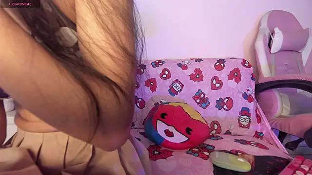 Snapshot of kitty-kryss chatting on 06-19-26, 01:04 kitty-kryss online show from 06-19-26, 01:04