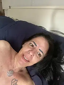 Snapshot of Ginevra_75 chatting on 08-01-26, 03:33 Ginevra 75 online show from 08-01-26, 03:33