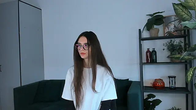 Snapshot of SunnCoote chatting on 03-12-25, 09:34 SunnCoote online show from 03-12-25, 09:34