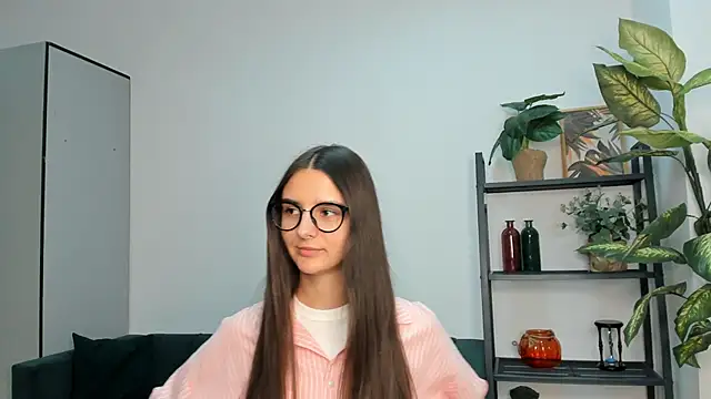 Snapshot of SunnCoote chatting on 03-13-25, 08:11 SunnCoote online show from 03-13-25, 08:11