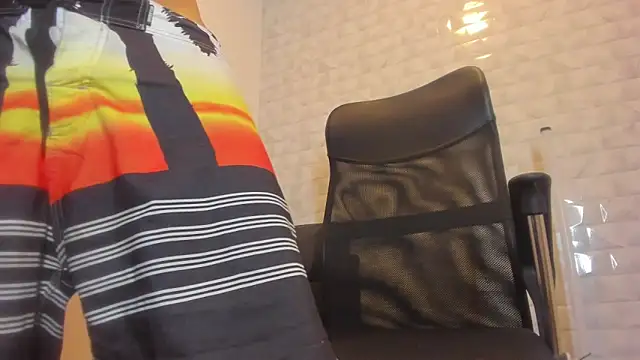 Snapshot of Stone_grey1_ chatting on 03-17-25, 02:08 Stone grey1 online show from 03-17-25, 02:08