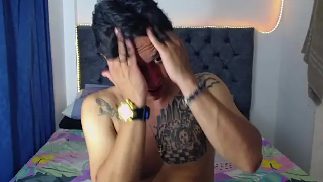 Snapshot of Stone_grey1_ chatting on 10-19-25, 05:08 Stone grey1 online show from 10-19-25, 05:08