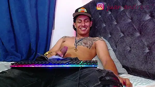 Snapshot of Stone_grey1_ chatting on 02-28-26, 07:31 Stone grey1 online show from 02-28-26, 07:31