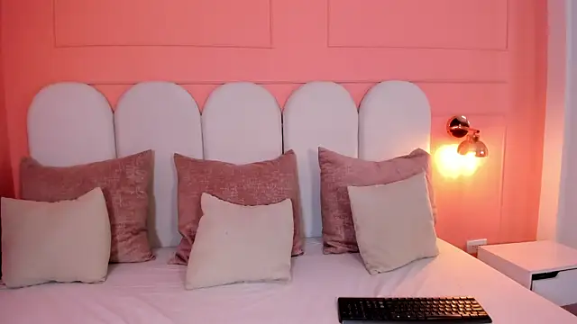 eva sainnt online show from 11-02-25, 02:25